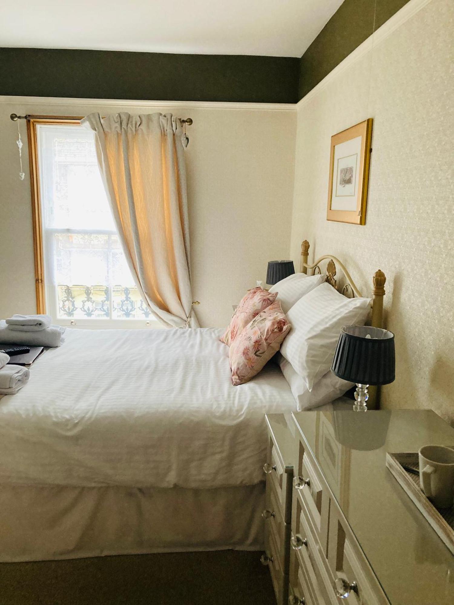 The Pathway Guesthouse Γουίτμπι Εξωτερικό φωτογραφία