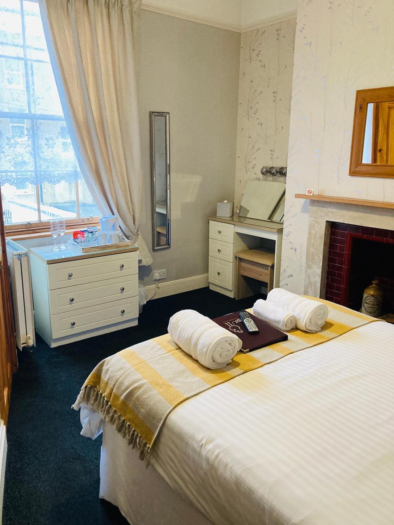 The Pathway Guesthouse Γουίτμπι Εξωτερικό φωτογραφία