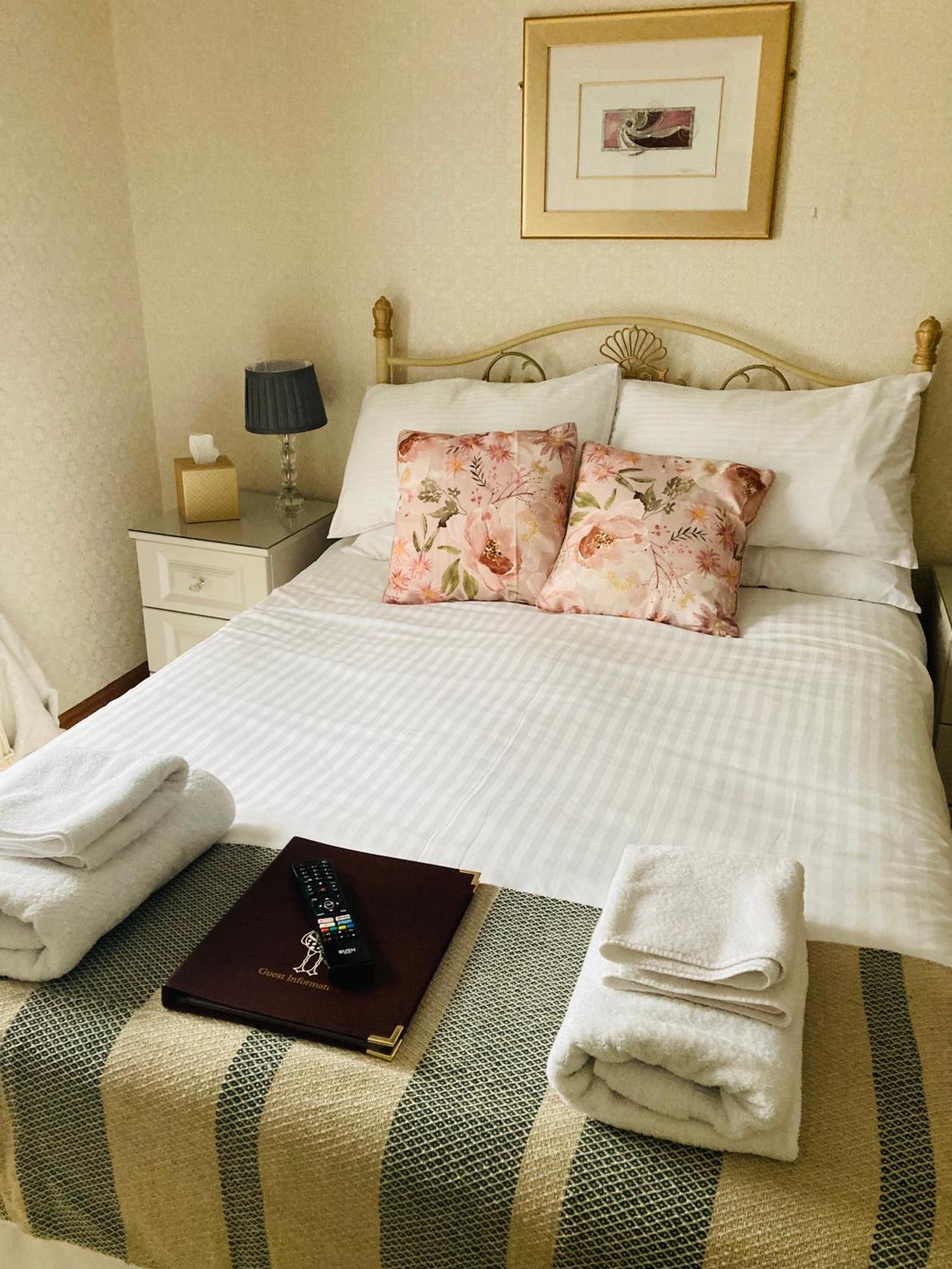 The Pathway Guesthouse Γουίτμπι Εξωτερικό φωτογραφία